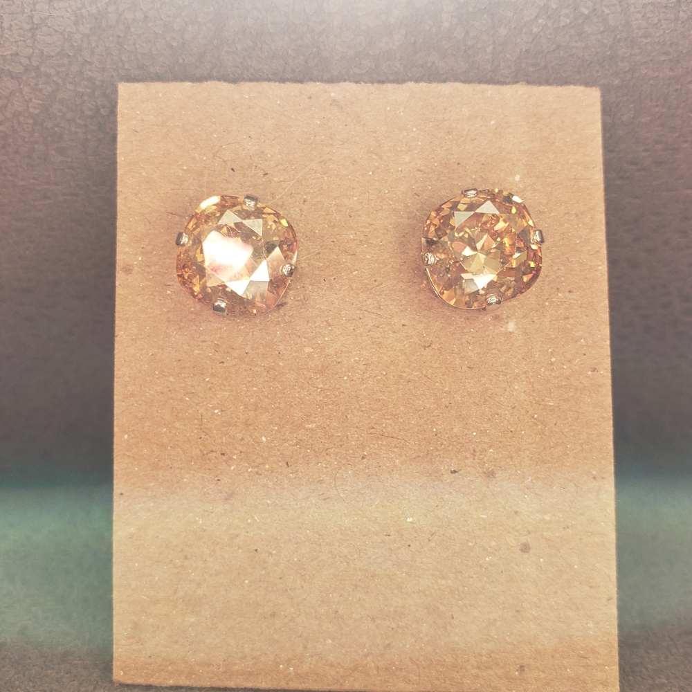 Vintage cushion cut Faceted champagne moissanite stud earrings - Picture 6 of 12